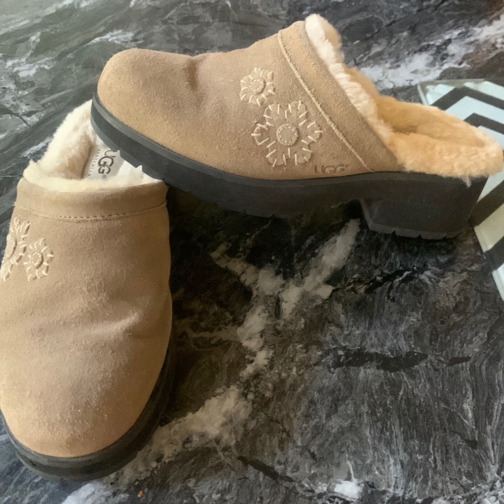 Ugg Clogs